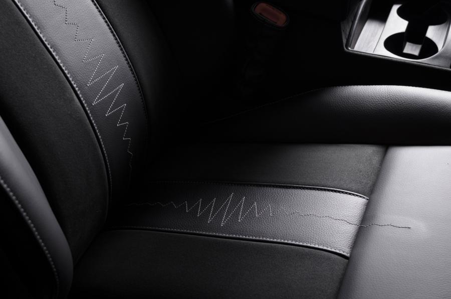  Jeep Grand Cherokee BOSE by Carbon Motors 2015 года  (фото 14 из 17)